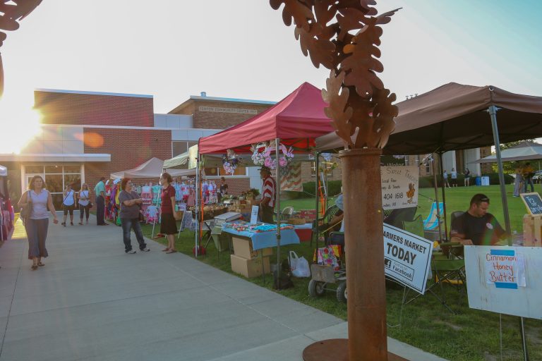 Fenton Farmers Market Southern Lakes Parks & Recreation